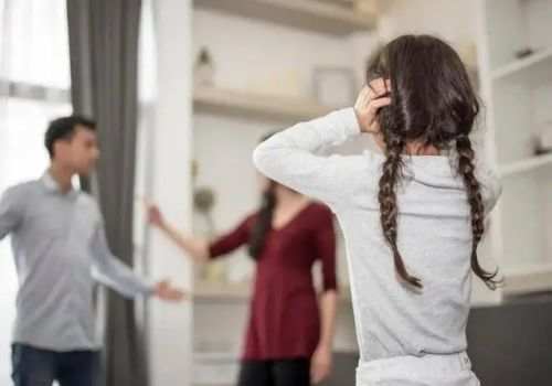 南京市侦探公司：夫妻离婚赌债怎么处理