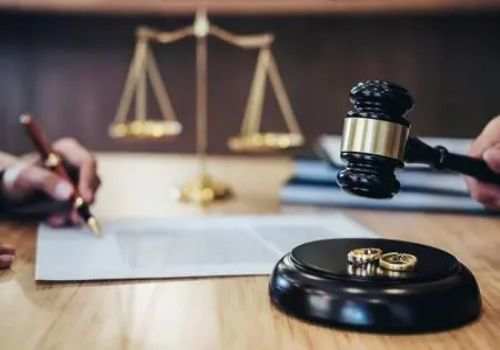 南京出轨调查：出轨离婚房产如何分配给女方